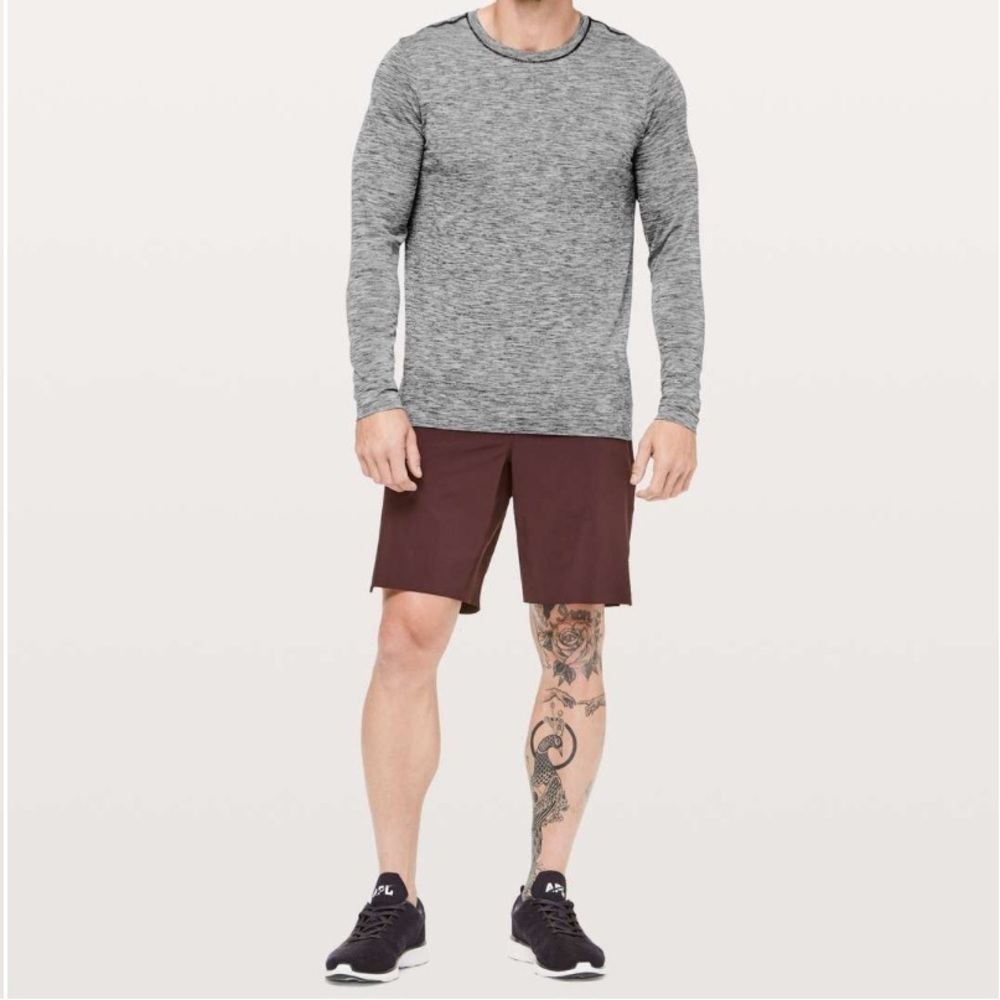Lululemon Grey Metal Vent Tech Surge Black Long Sleeve Shirt
